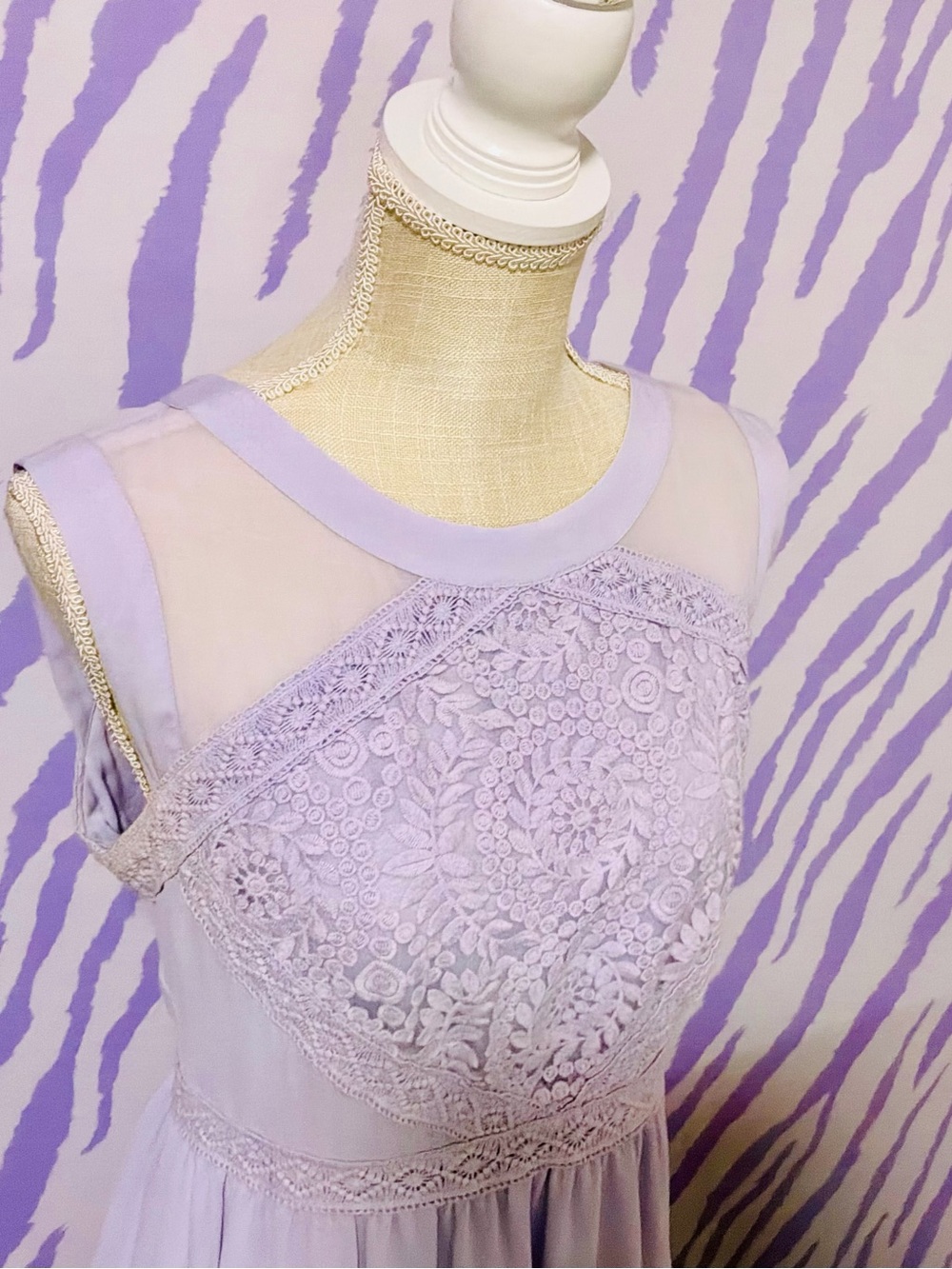 Gianni Bini Lavender V-Neck Dress (ballerina style).  Excellent condition!